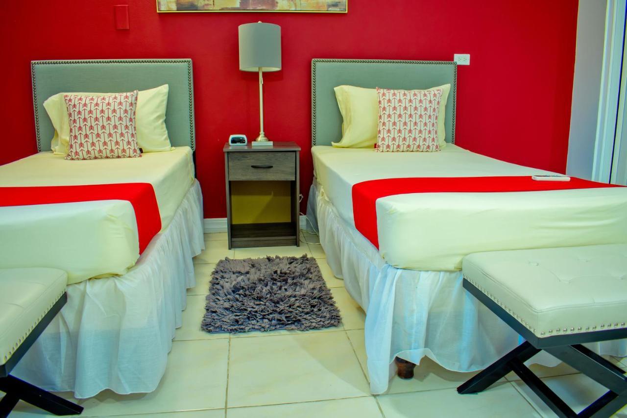 Donhead New Kingston Apt 5 Extérieur photo