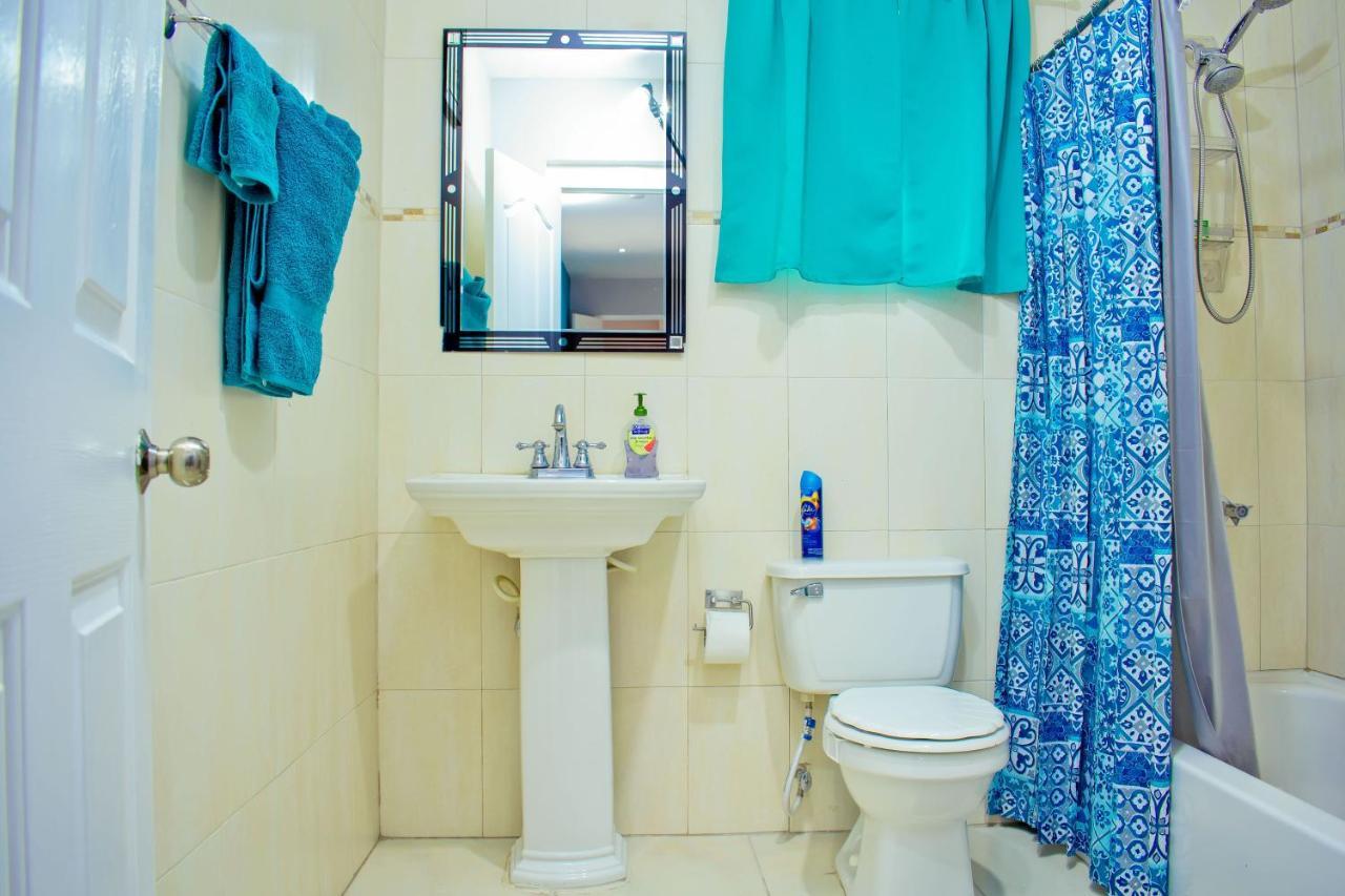 Donhead New Kingston Apt 5 Extérieur photo