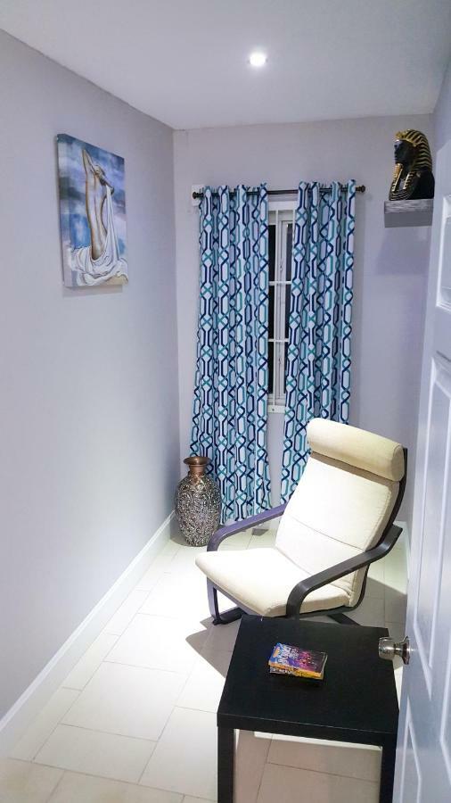 Donhead New Kingston Apt 5 Extérieur photo